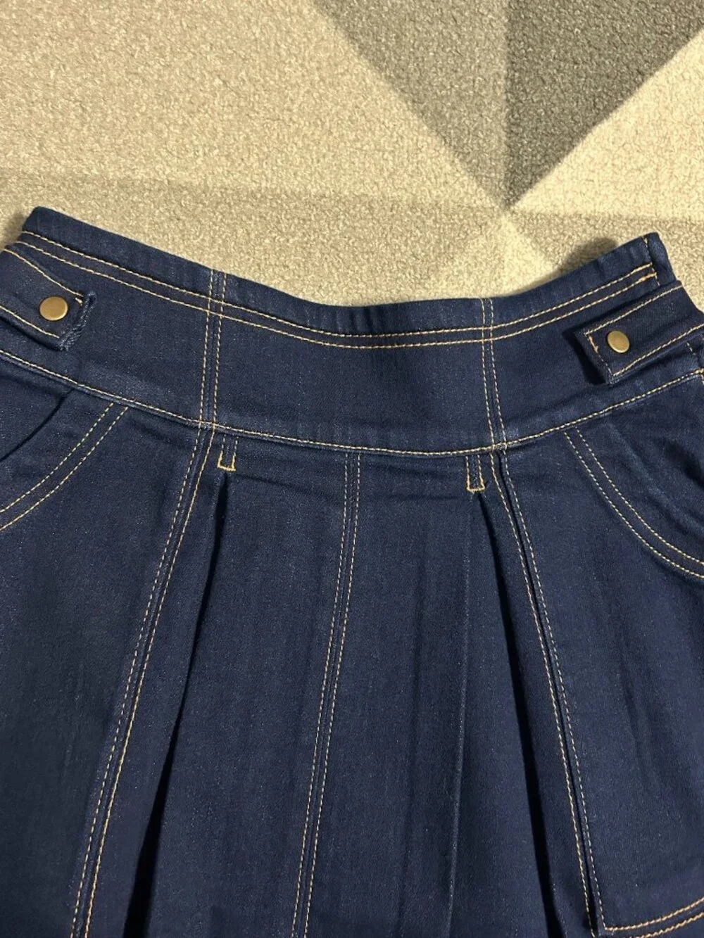 NWT Anthropologie Seamed Pleated Indigo Denim Mini Skirt Women's Size 2 - Picture 3 of 13